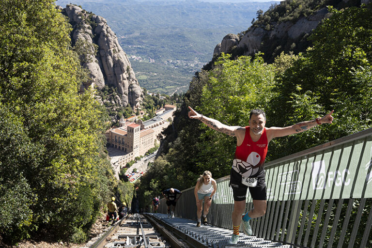Corredors en la Vertical Montserrat 2026 (c) Irene Vilà Capafons